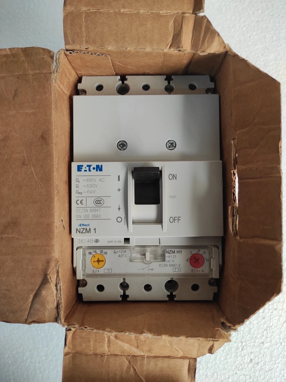 Eaton Moeller nzmh1-a63 / NZNH1-A63 3 Pole 125 AMP Circuit Breaker